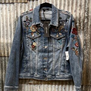 Driftwood NWT medium Wash Floral Embroidered Denim Jacket M & L varsity vines
